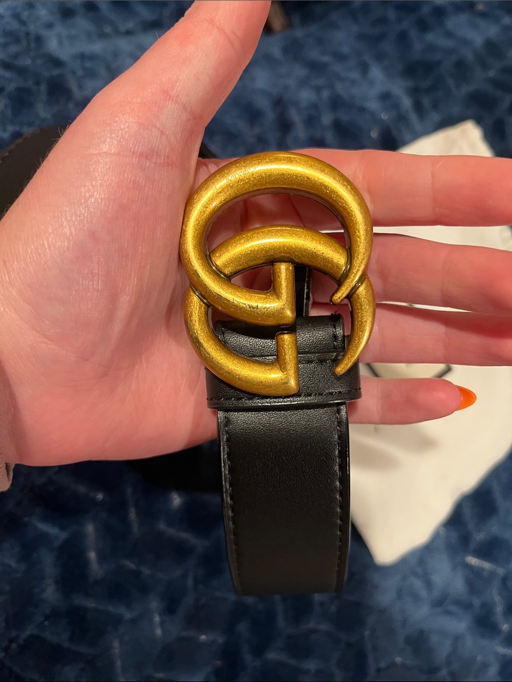 Gucci Black Leather Belt with Antique Gold Double G Buckle - Picture 4 of 5
